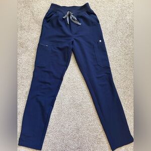 Figs High Waisted Yola Skinny
Scrub Pants